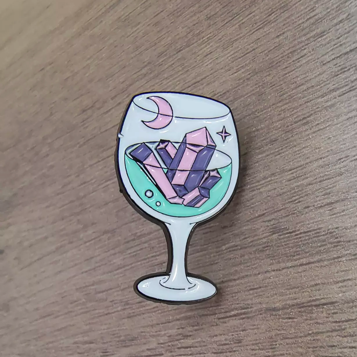 Glass with Crystal Cluster and Moon Enamel Pin - D SCENT