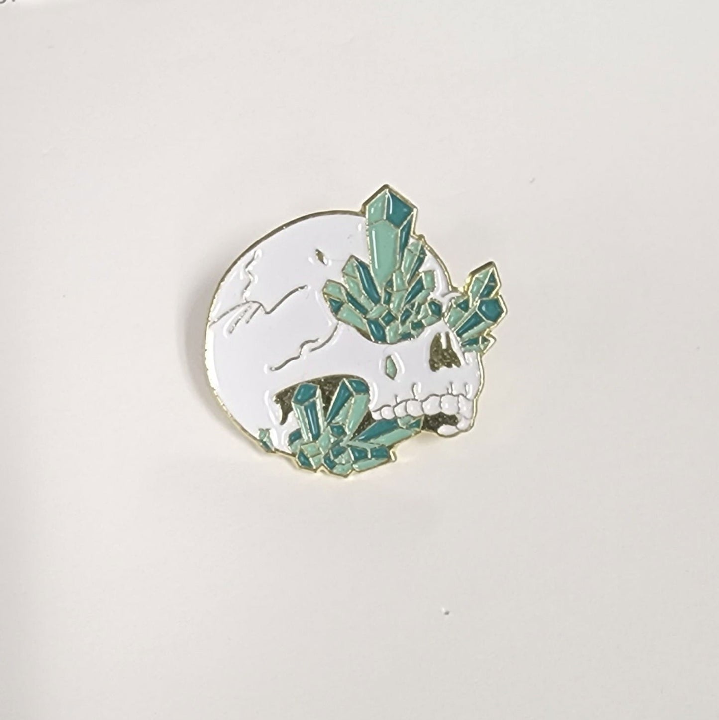 Skeleton and Green Crystal Clusters Enamel Pin - D SCENT