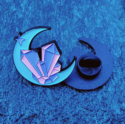Moon and Crystal Cluster Enamel Pin - D SCENT 